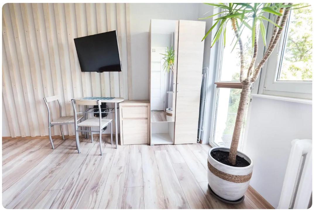 Hello Apartments Broniewskiego Hawajski 400 M Do Plazy 格但斯克 外观 照片